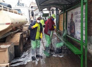 Prefeitura realiza limpeza e desinfecção de locais públicos diariamente