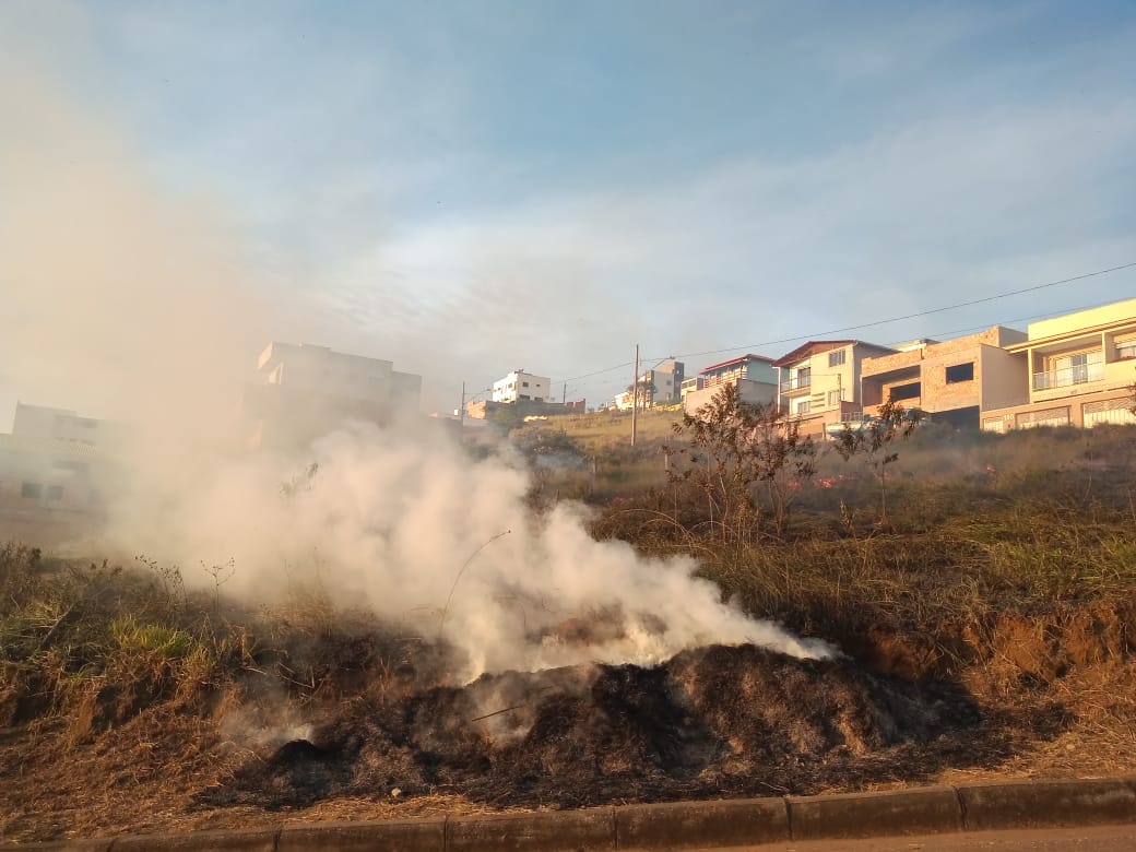 Você repórter: moradores do Novo Horizonte reclamam de queimadas no bairro