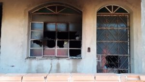Casa é alvo de ataque e incêndio pela terceira vez em Lafaiete