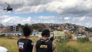 Operação policial no  Guarani prende três pessoas e apreende grande quantidade de drogas e arma