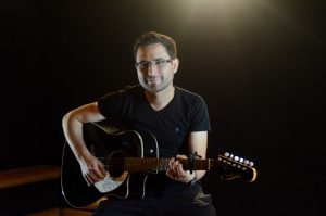 Mateus Baêta lança música em parceria com o poeta Leandro Brigolini