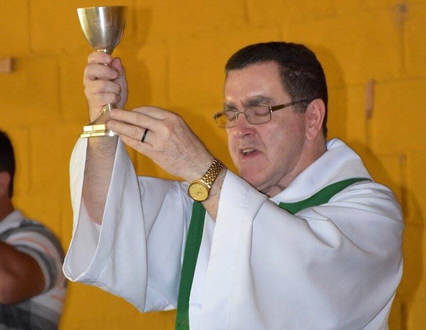 Padre Paulinho completa 35 anos de vida sacerdotal