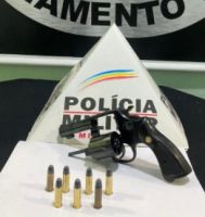 PM apreende revólver e munições no Paulo Sexto