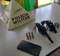 PM prende autores de roubo e apreende dois revólveres no bairro São Benedito