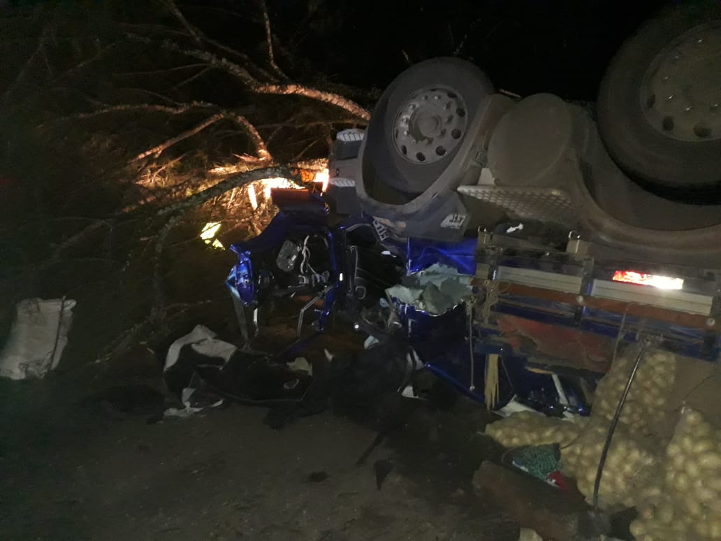Motorista de caminhão morre em acidente na BR-040
