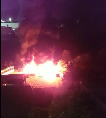 Incêndio na garagem da Viação Presidente em Lafaiete