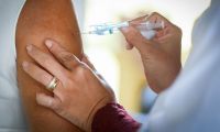 Após pico da Ômicron, aumentar vacinação pode bloquear a Covid-19