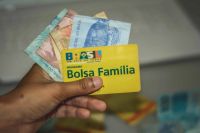 Bolsonaro confirma que vai aumentar Bolsa Família em ‘pelo menos 50%’