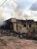 Fogo em sofá e mata causa incêndio em residência no bairro Queluz