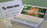 Acumulada, Mega-Sena pode pagar R$ 45 milhões no sorteio deste sábado  – Apostas podem ser feitas até as 19h; sorteio ocorre às 20h