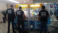 Polícia Civil apreende máquinas de pegar pelúcias