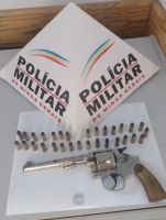 Revólver e munições apreendidos por militares na zona rural de Moeda