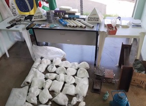 Polícia estoura laboratório para refino de drogas em Lafaiete