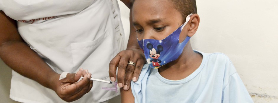 Em um mês, Minas alcança 30% do público infantil vacinado com a primeira dose contra a covid-19