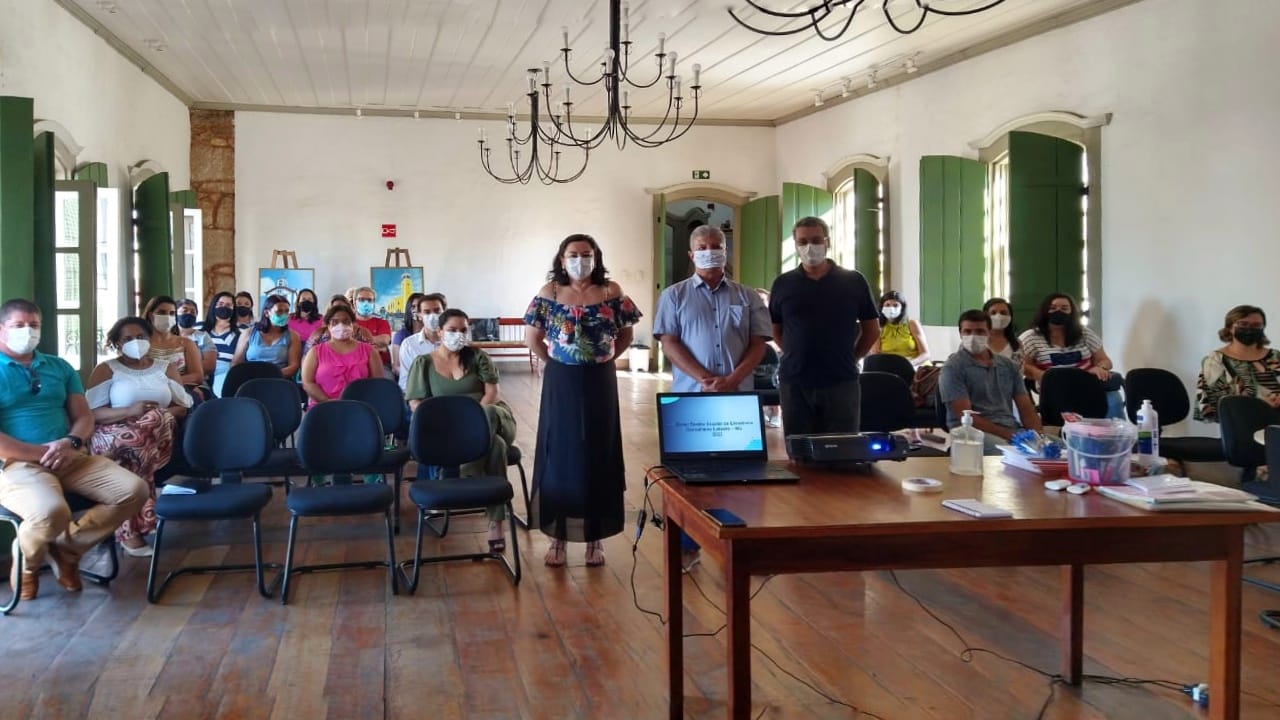 Parceria entre Prefeitura e Sebrae promove capacitação para diretores das escolas municipais