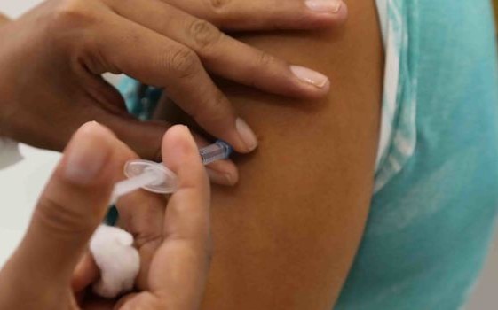 Minas Gerais amplia público para vacina covid-19 bivalente