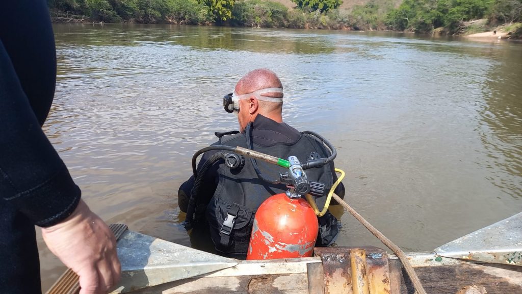 Bombeiros localizam corpo de homem que se afogou no rio das Mortes