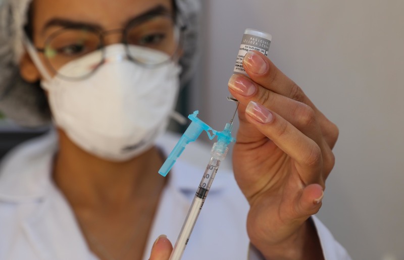Chance de morte por covid-19 é cinco vezes maior para não vacinados