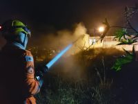 Militares do Corpo de Bombeiros de São João del-Rei combatem dois incêndios em vegetação