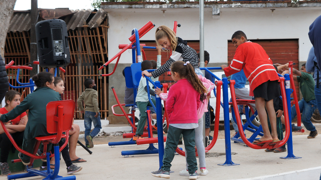 Prefeitura entrega academia ao ar livre na localidade de São Gonçalo