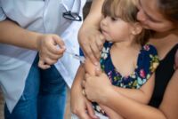 Minas inicia a vacinação de crianças de 6 meses a 2 anos 