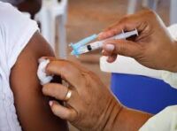 Reforço contra COVID começa em 27/2 com vacinas bivalentes, eficazes contra variantes do vírus