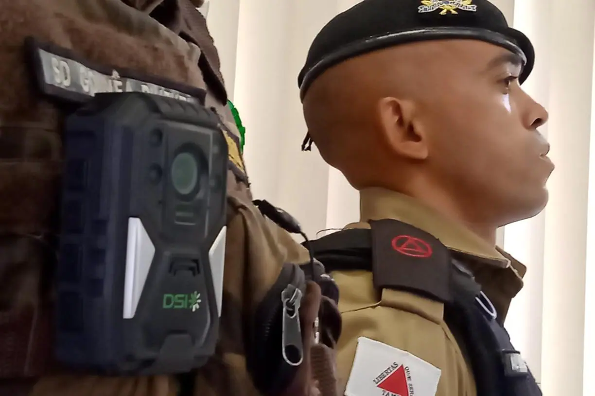 Policiais militares de Minas começaram a usar câmeras nas fardas