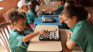 Mentes Brilhantes: Crianças e jovens de três regiões de Congonhas receberam aulas gratuitas de xadrez