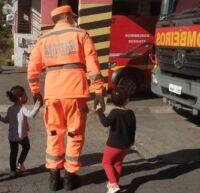 Bombeiros chamam a atenção para o cuidado com crianças neste Carnaval