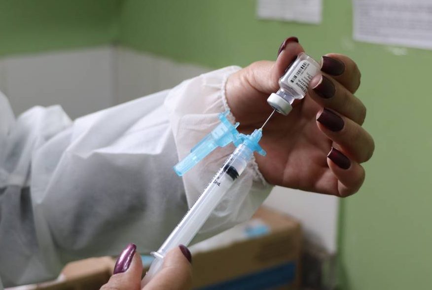 Congonhas recebe mais doses da vacina bivalente contra a Covid-19