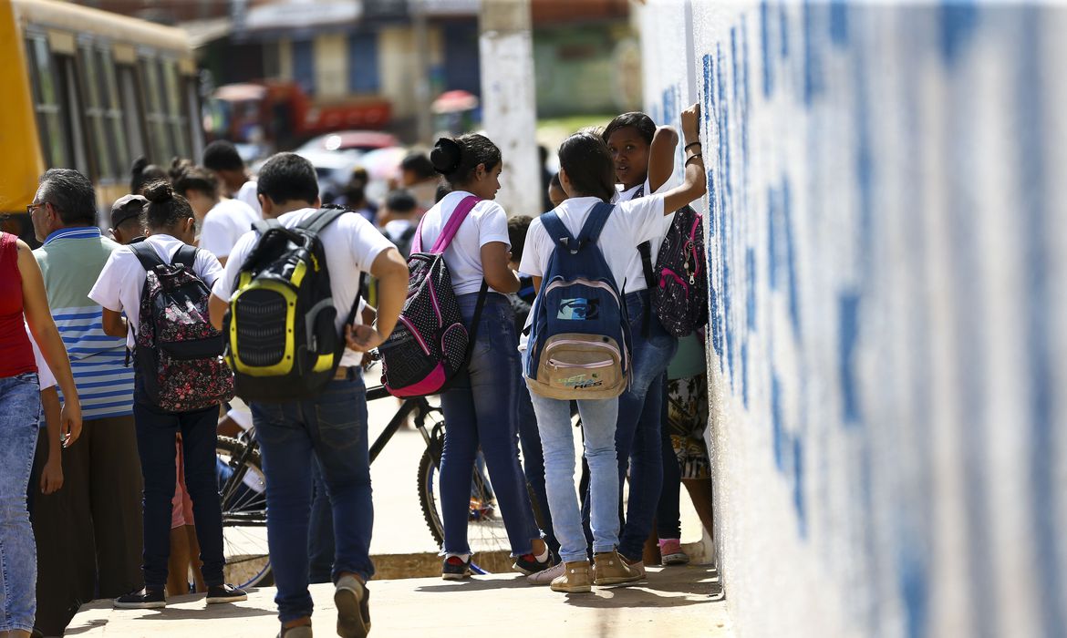 Governo aumenta em mais de 1 milhão vagas em escolas de tempo integral