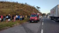 Grávida está entre as 6 vítimas de acidente grave na BR 040 em Carandaí.