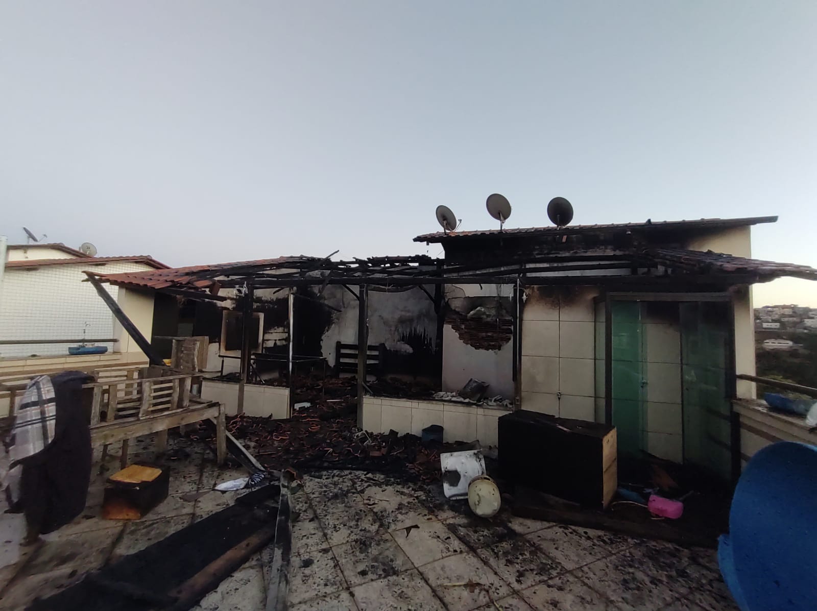 Incêndio em cobertura de prédio em Barbacena