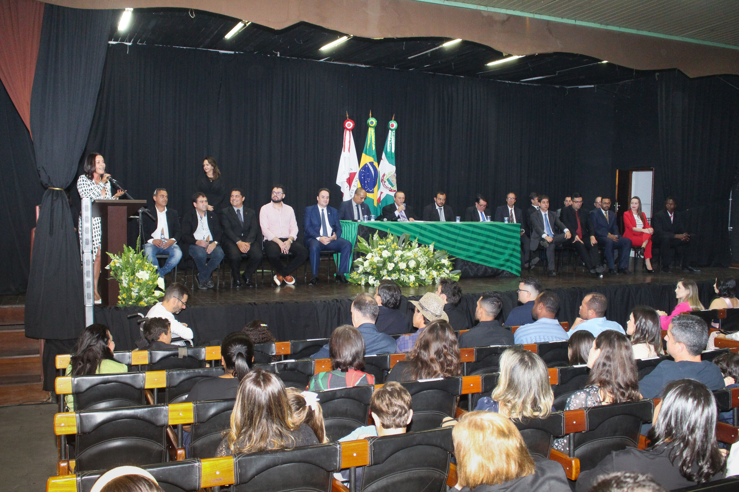 Empreendedores lafaietenses recebem homenagens da Câmara Municipal.