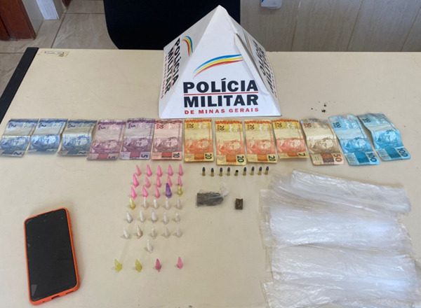 Polícia apreende drogas, dinheiro e munições em residência e autores são presos em Presidente Bernardes