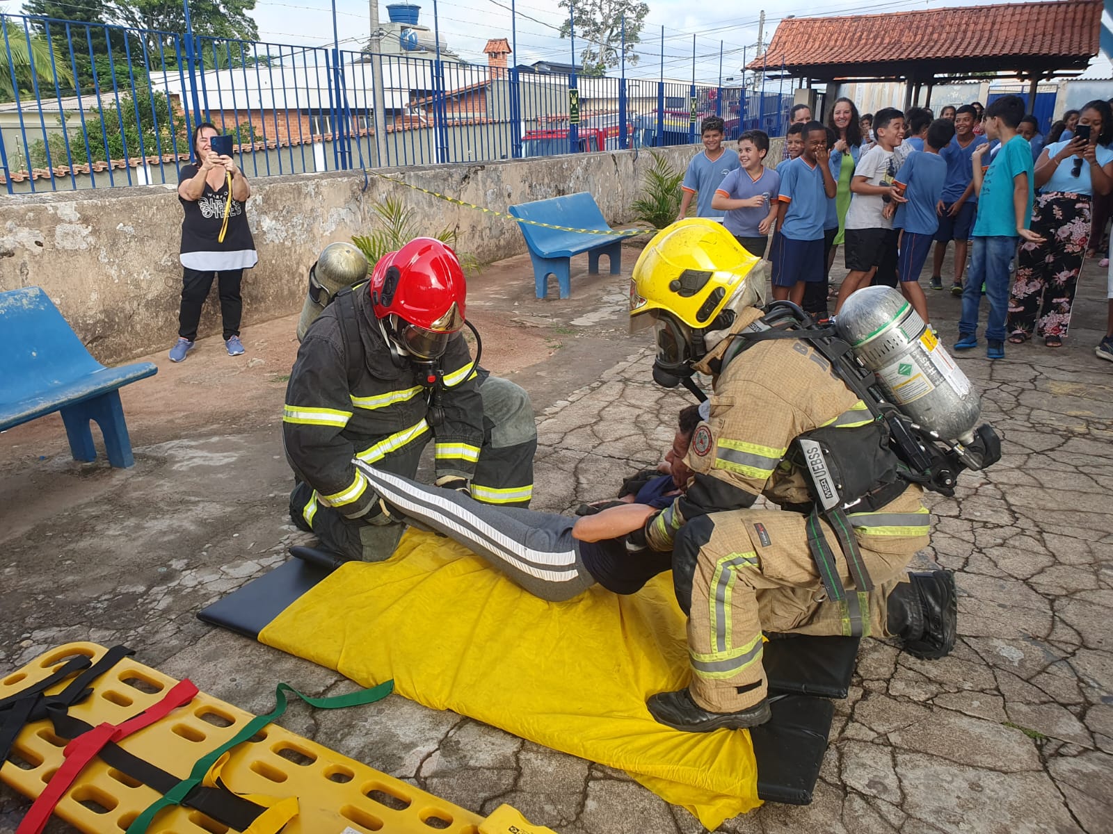 Corpo de Bombeiros de Barbacena realiza Simulado de evacuação em escola pública