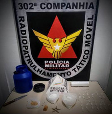 Presos com 26 papelotes de cocaína no bairro Siderúrgico em Lafaiete