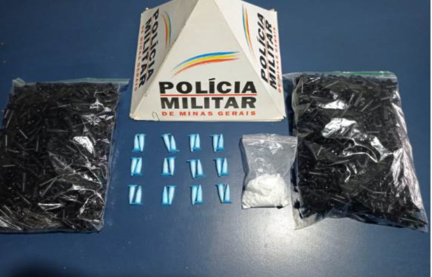 Mulher é presa com 24 pinos de cocaína em Desterro de Entre Rios