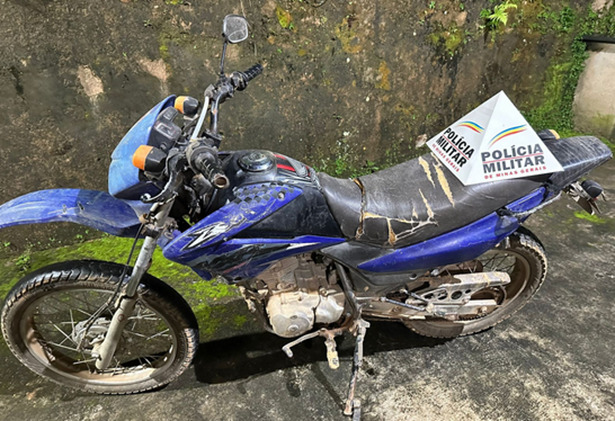 Motociclista foge da Polícia e abandona moto furtada