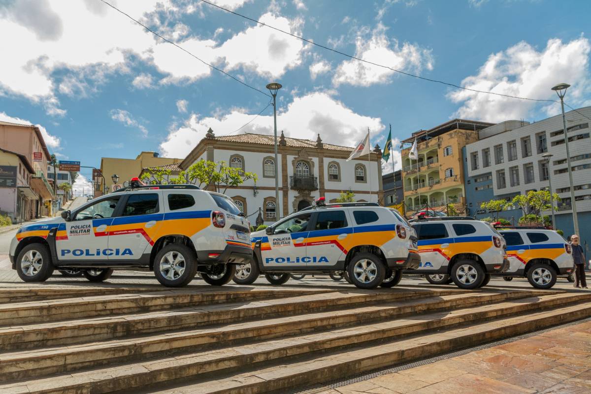 Prefeitura de Congonhas entrega quatro novas viaturas para a Polícia Militar
