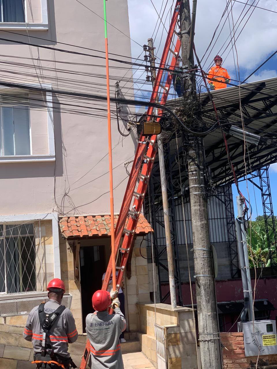 Barbacena – Trabalhador morre eletrocutado e outro fica gravemente ferido durante obra em telhado