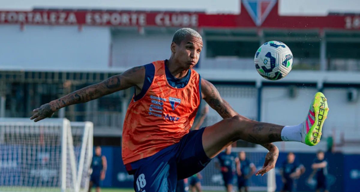 Deyverson contra o Atlético: atacante pode ser titular - Imagem do artigo