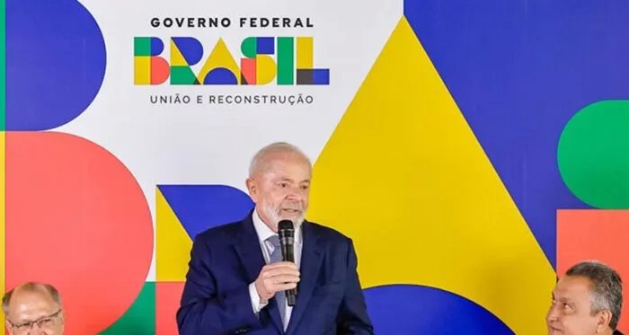 Lei proíbe linguagem neutra na administração pública - Imagem do artigo