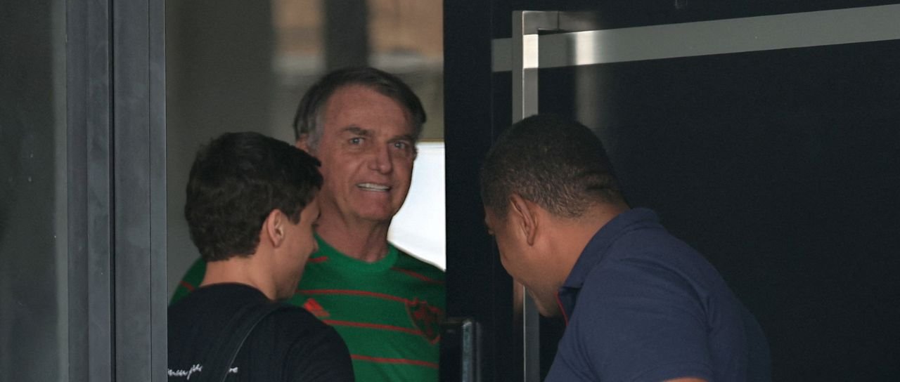 Bolsonaro preso: Moraes cita risco de fuga e ordem pública - Imagem do artigo
