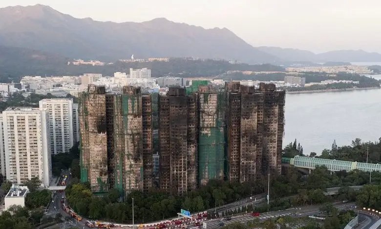 Incêndio em Hong Kong deixa mais de 100 mortos - Imagem do artigo