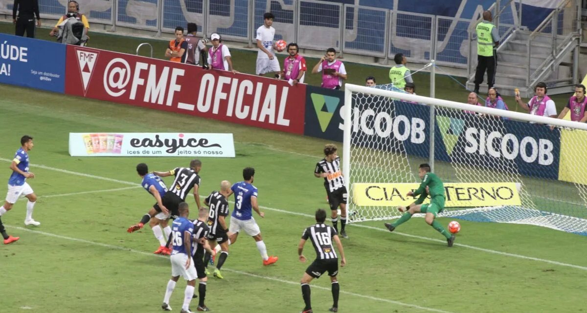 Cruzeiro relembra gol anulado parecido com lance de Depay - Imagem do artigo