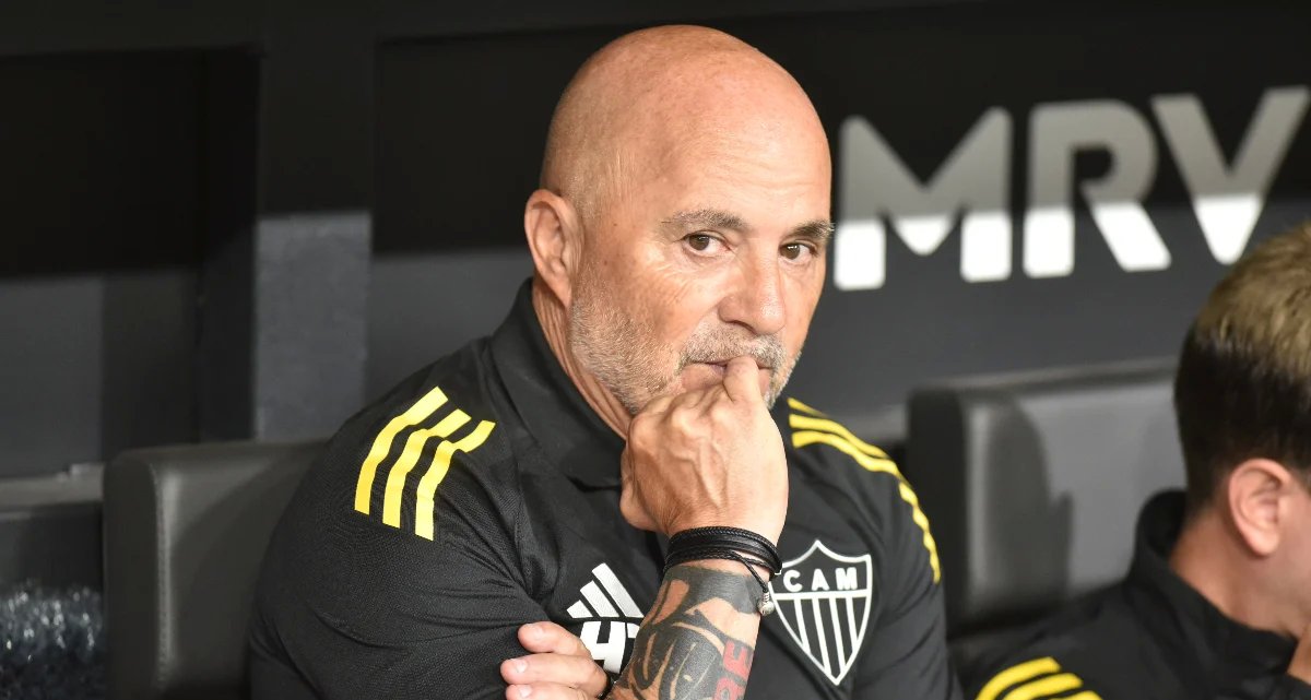 Atlético busca primeiro volante após saída de Fausto Vera - Imagem do artigo