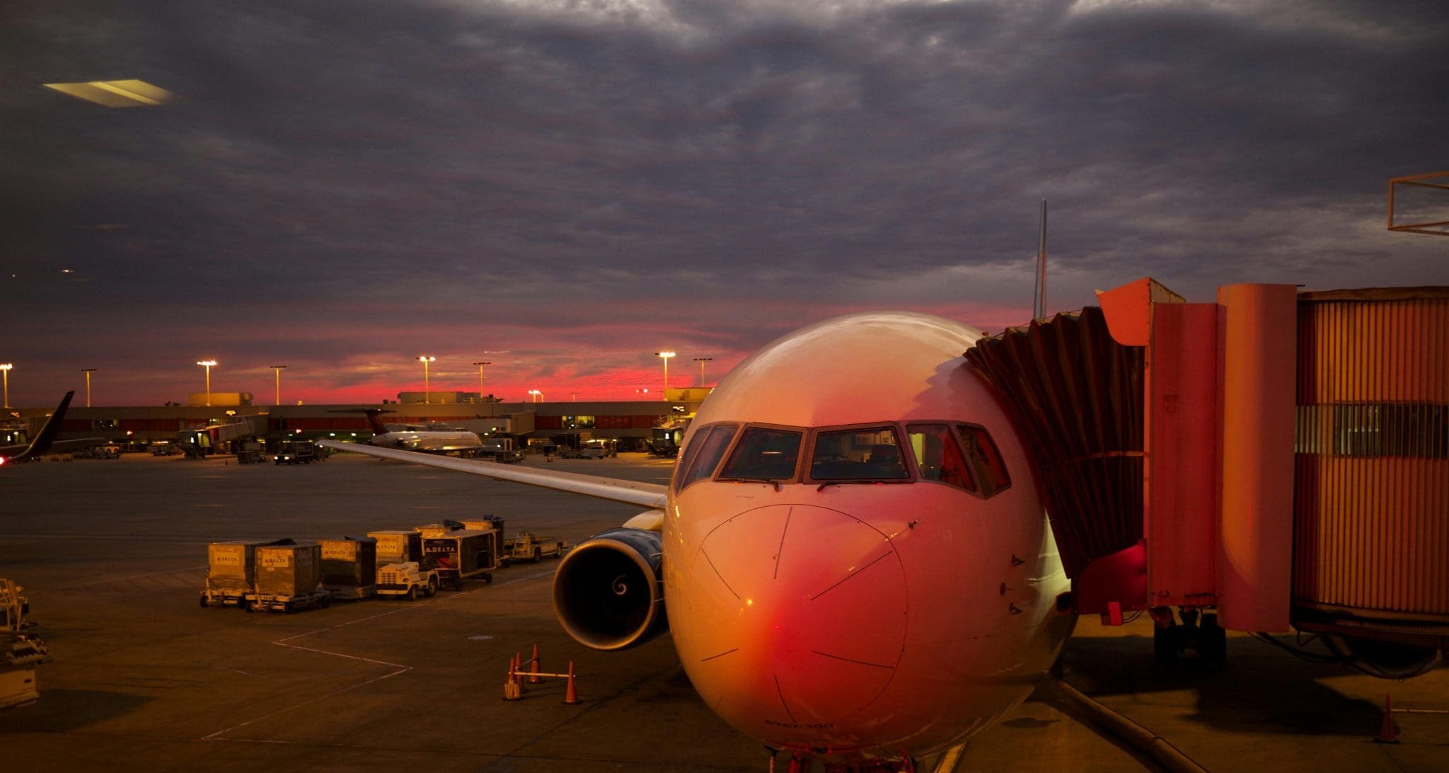 Anac define tetos tarifários para 20 aeroportos em 2026 - Imagem do artigo