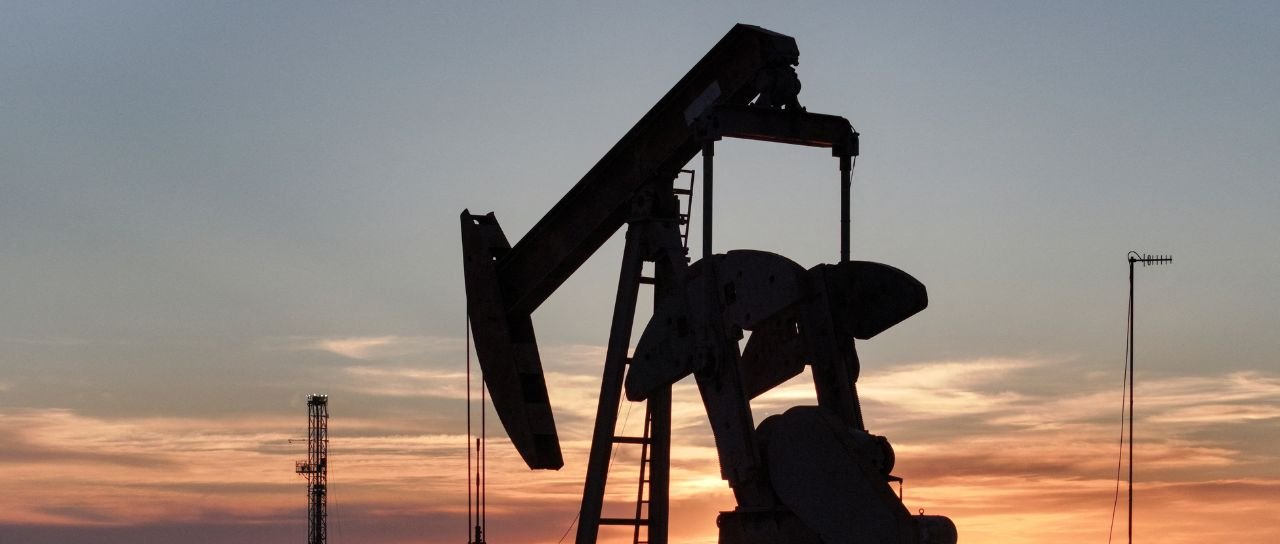 Preço do petróleo cai 2% e acumula 19% de baixa em 2025 - Imagem do artigo
