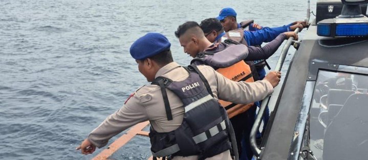 Treinador espanhol desaparecido na Indonésia após naufrágio - Imagem do artigo